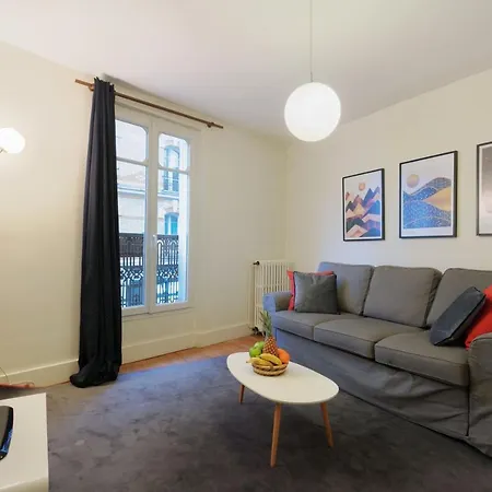 Private - Le Marais - Oberkampf * パリ